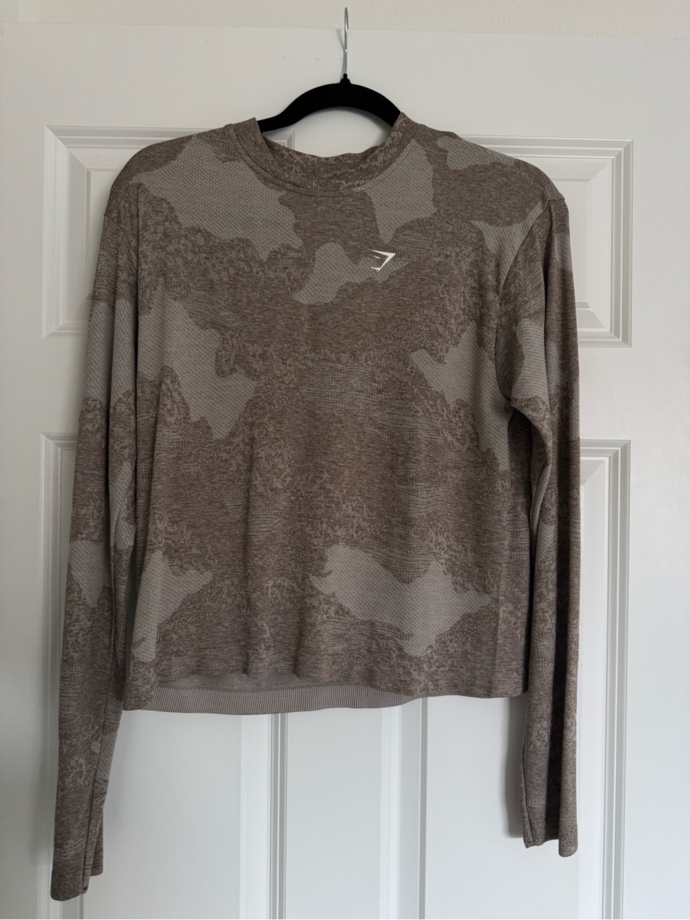 Women’s Gymshark Long Sleeve- S